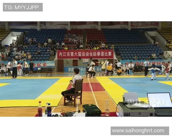 教练朋友看比赛-赛场边的教练与朋友—比赛之旅的全新视角-教练朋友看比赛